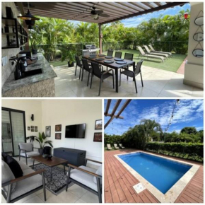 Laguna Oasis with Private Pool - 4 Bedrooms - 7 Beds - Next to Community Pool with Water Slide